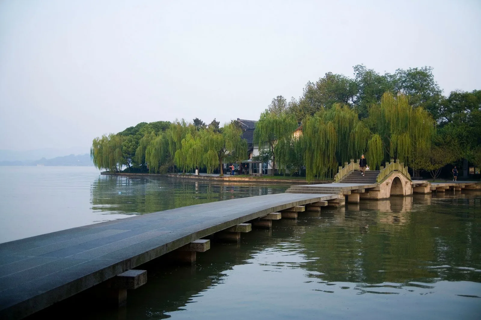 Su Causeway, West Lake