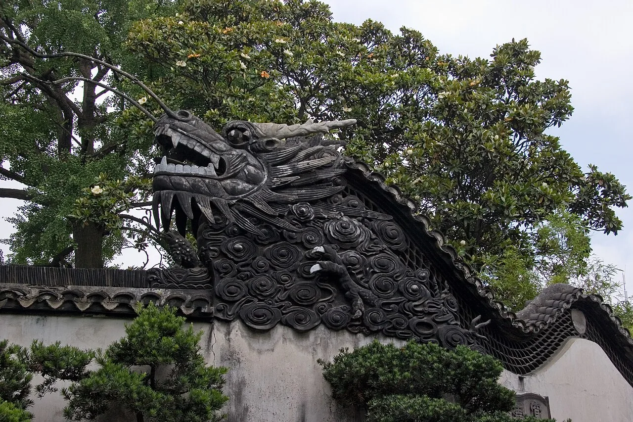 Dragon wall of Yu Garden