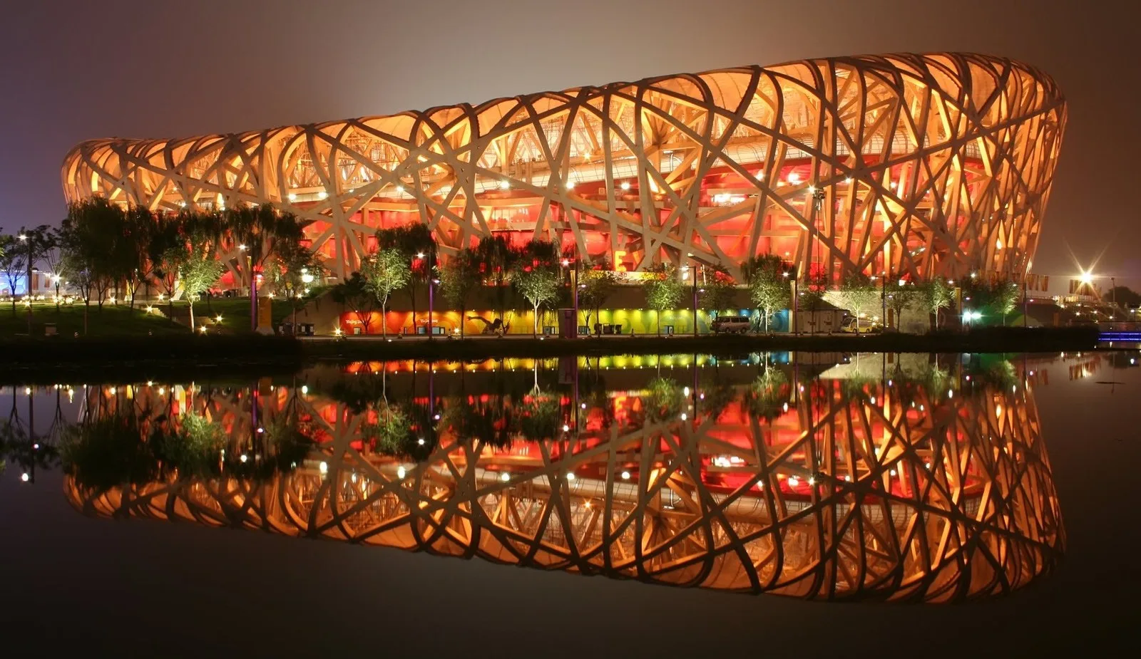 北京国家体育场夜景实景。