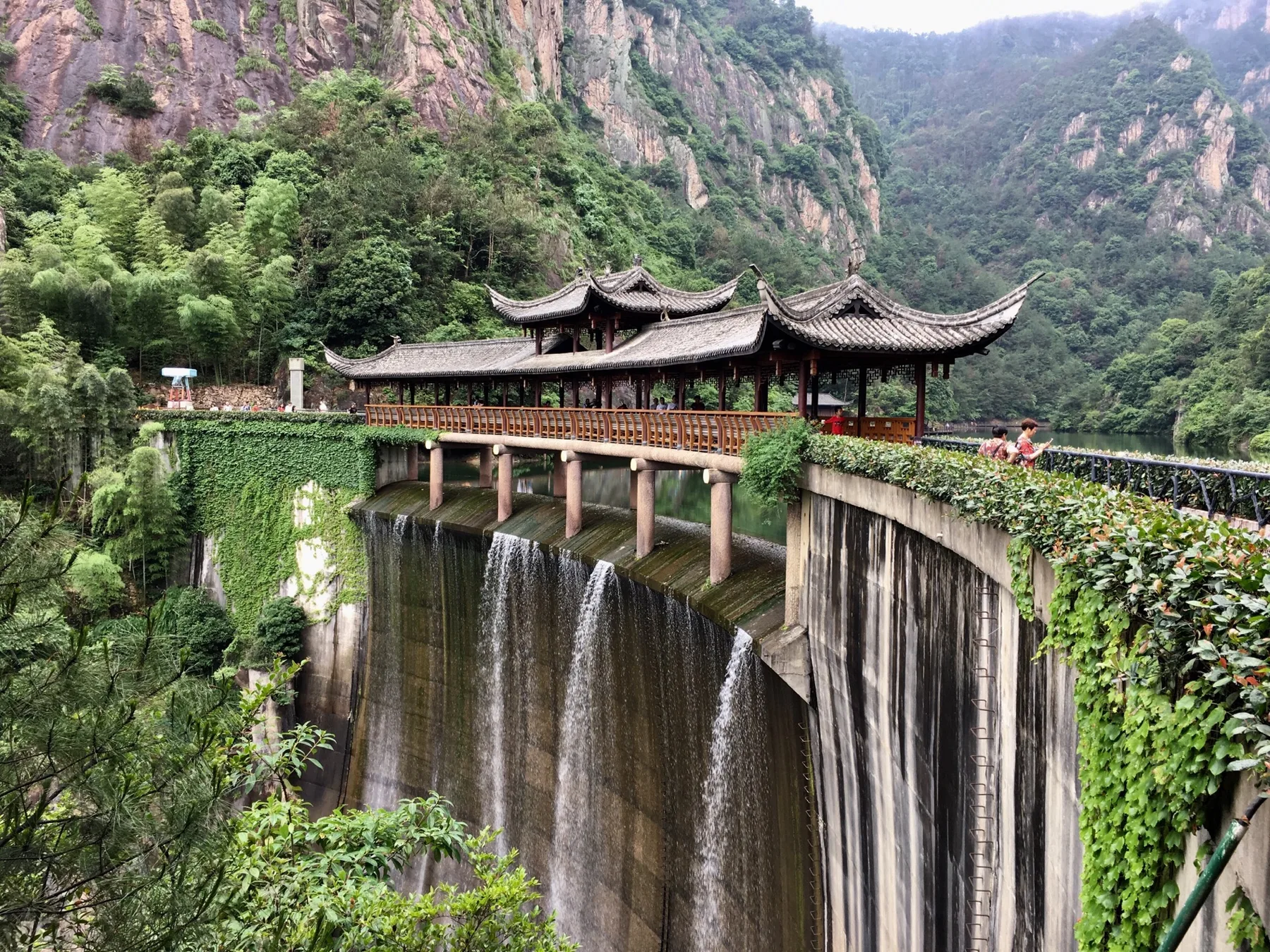 Tiantai Mountain Scenic Area scene