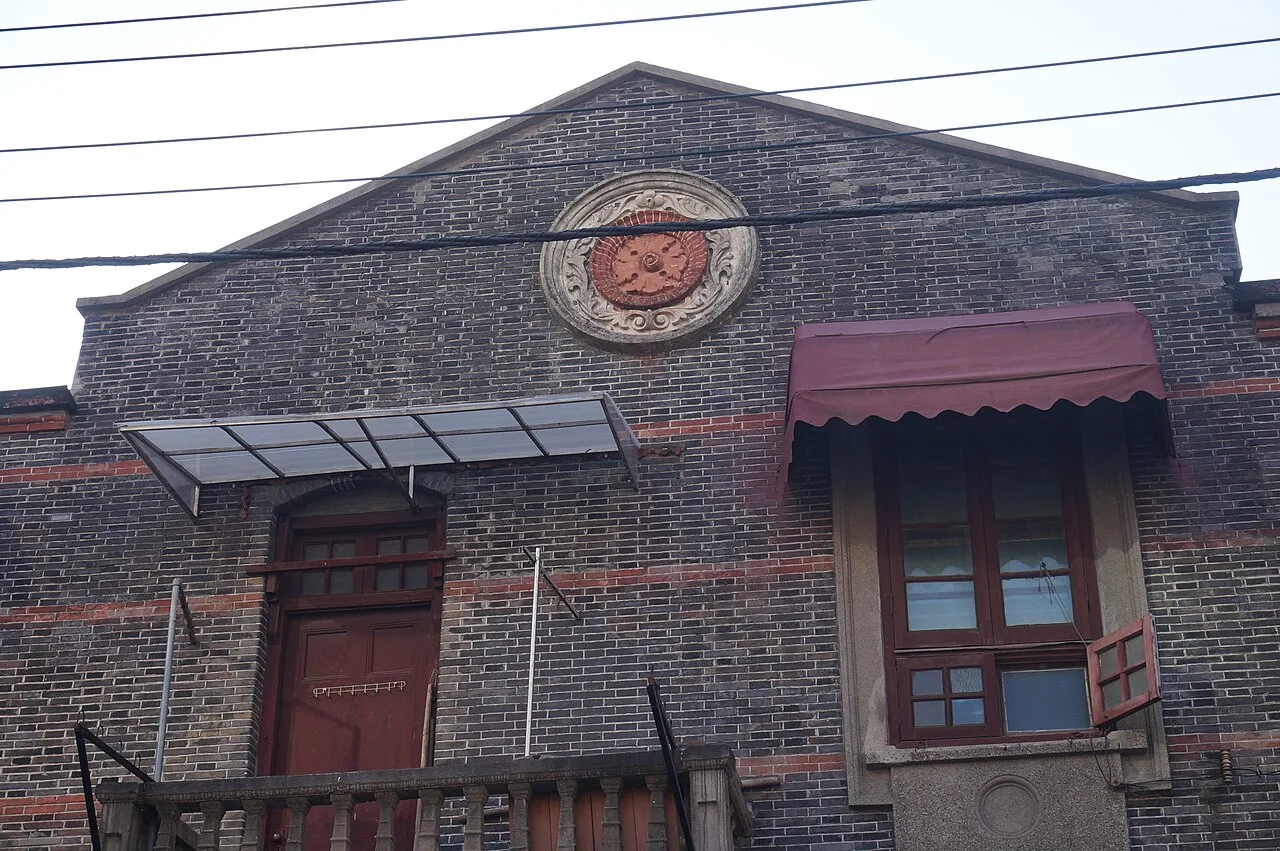 A Type of Shikumen Gable in ZhangYuan Shanghai