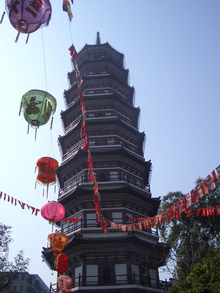 Liurong Temple Guangzhou - panoramio