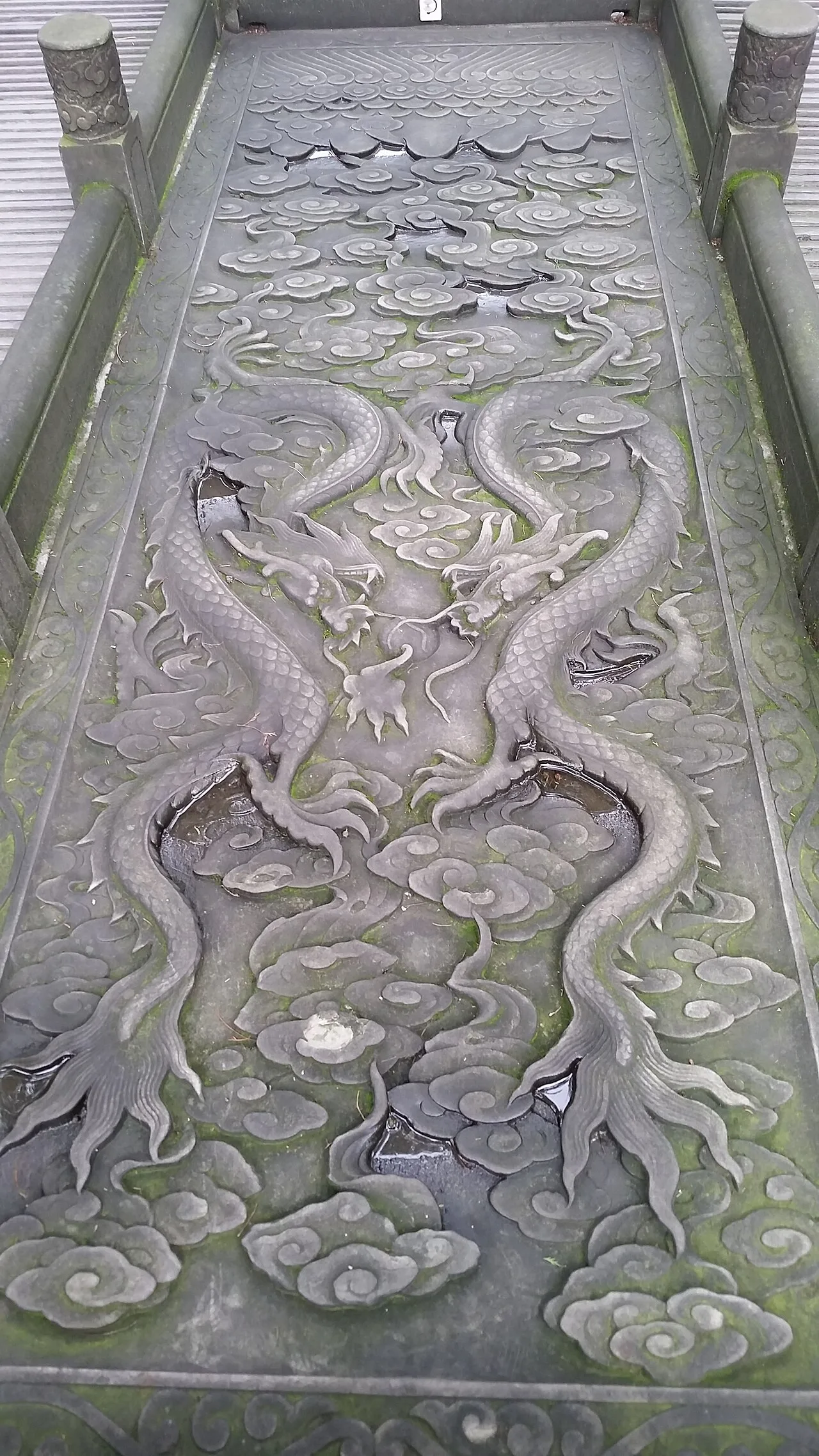 Dragon Carving at Wuhou Memorial Temple
