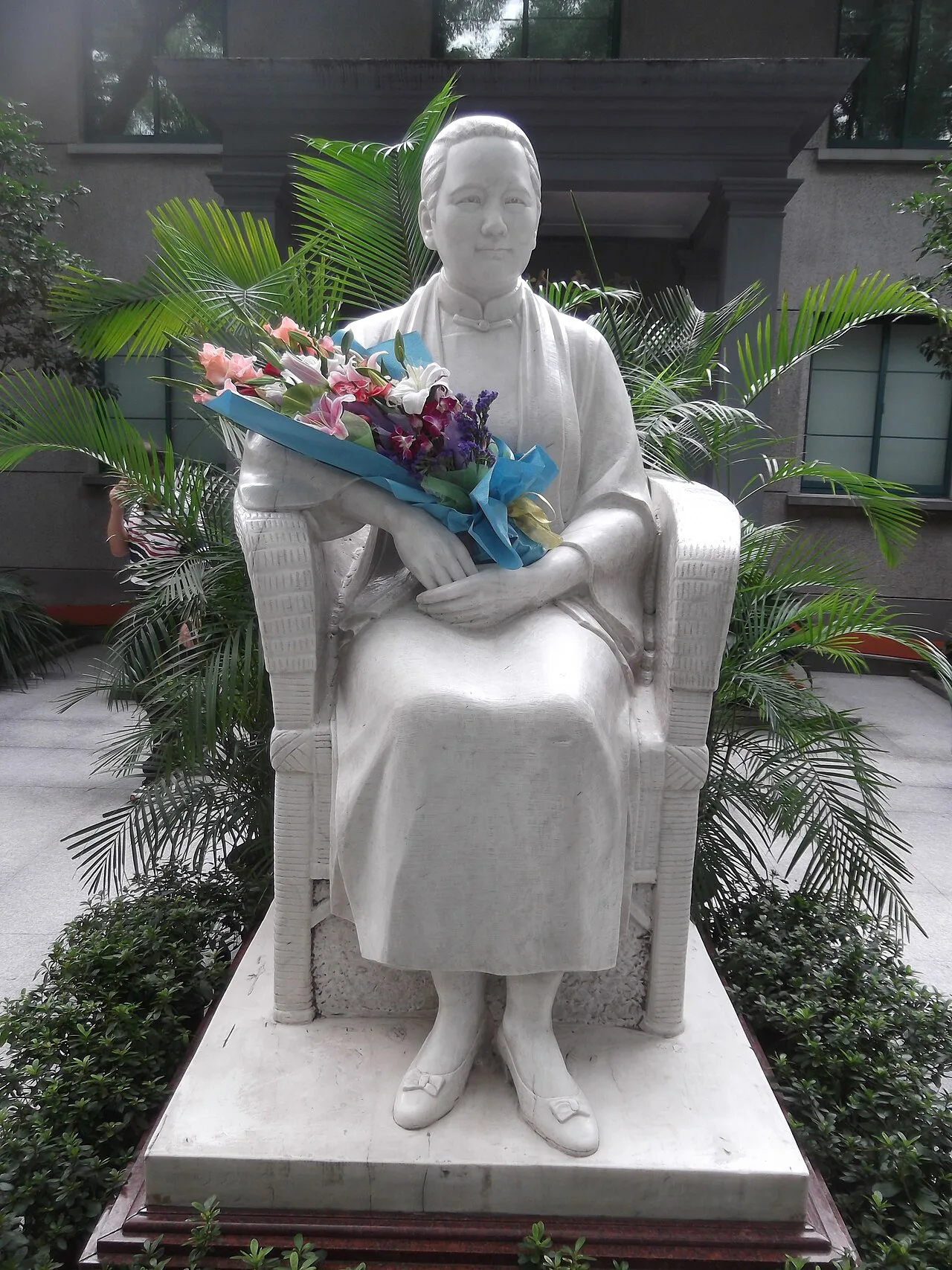 Memorial statue at the Soong Ching-ling Memorial Residence, Shanghai