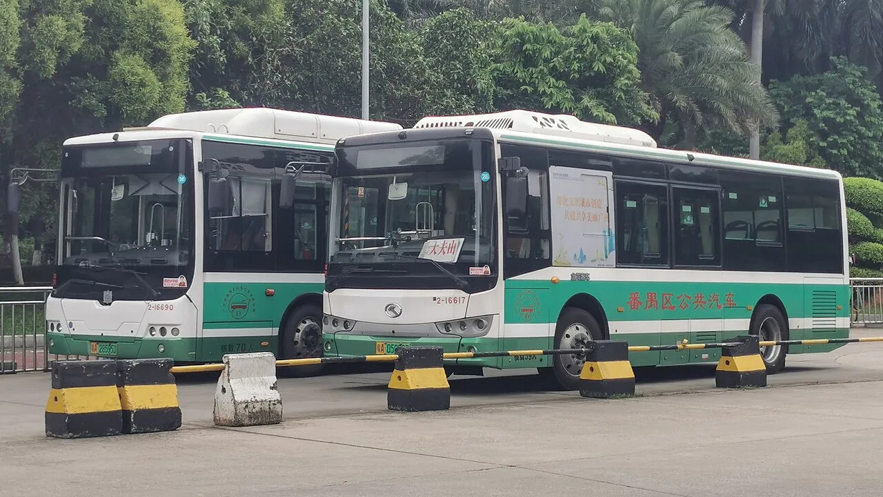 Bus Pan 16 & Pan 26 at Dafushan Forest