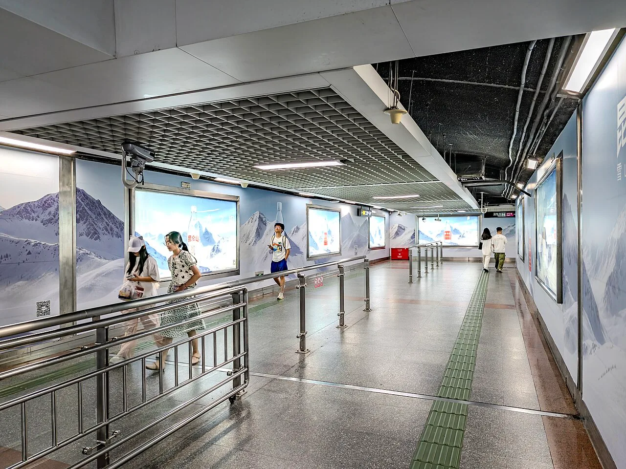 Transfer Passageway, Dongshankou Station, Guangzhou Metro 20260607