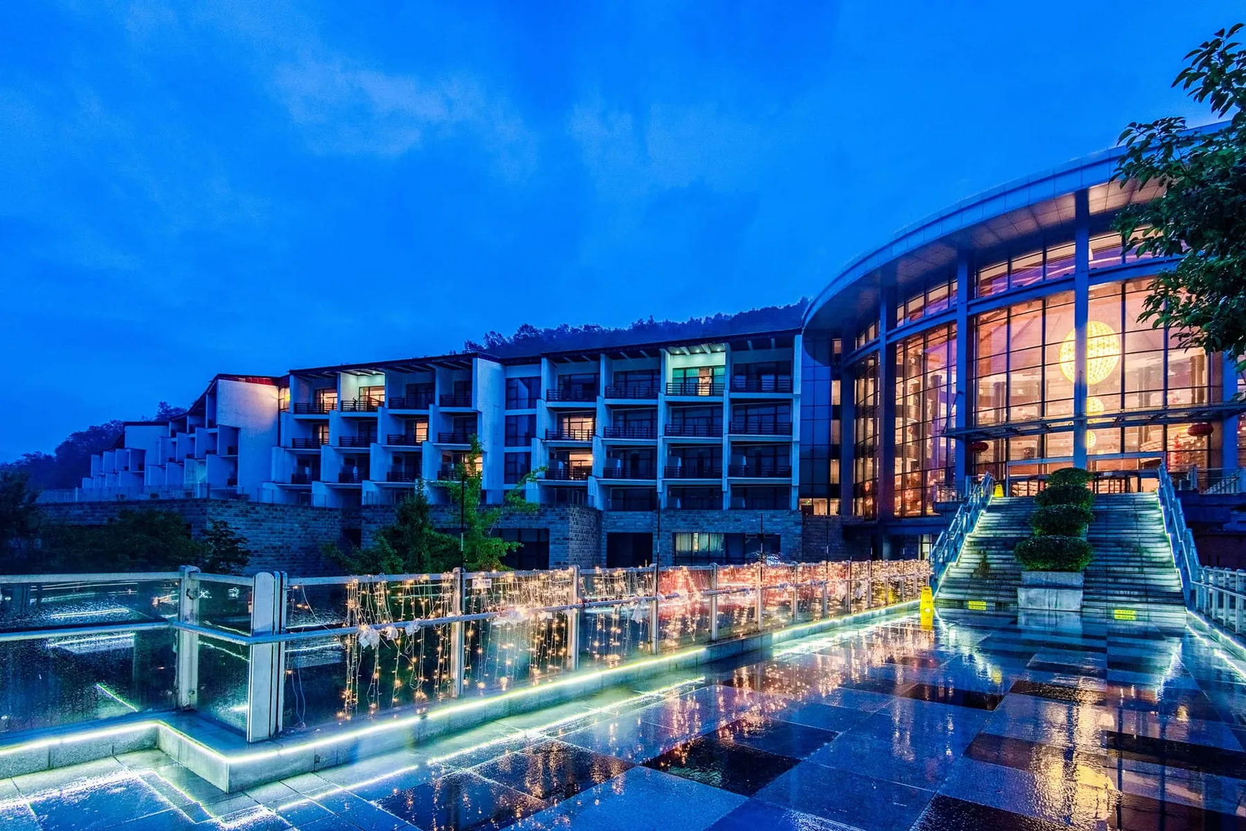Huashuiwan Hot Spring scene